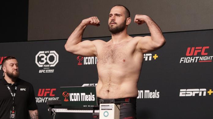 Slovensko opět slaví. Jejich těžká váha si v UFC získává respekt