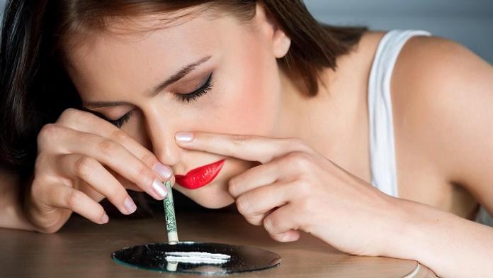 Z Asie se do Česka šíří nové nebezpečné syntetické drogy