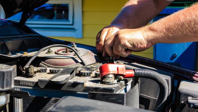 Je auto v pořádku? 10 věcí, které byste měli zkontrolovat před STK