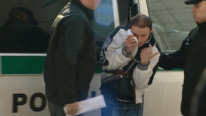 Sexuální predátor, který zneužil čtyři školačky, poprvé ukázal tvář!