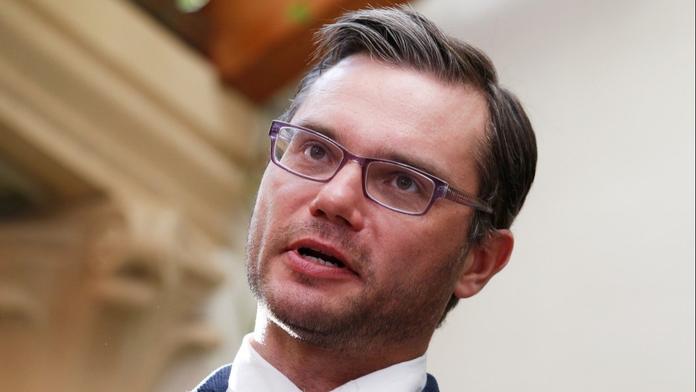 Europoslance Polčáka trápí zdraví. Čeká ho dvouměsíční léčba