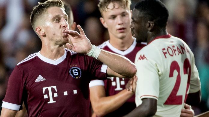 Opora Sparty ukázala krásku v brýlích. Společně zapózovali v Grébovce