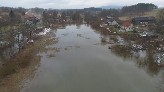 Déšť a tání sněhu zvedne hladiny řek. Na západě hrozí povodně