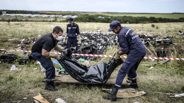 Putin nechal sestřelit letadlo s 298 lidmi na palubě, tvrdí pátrači