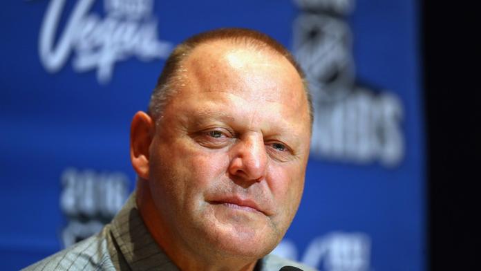 Nováčkovi NHL Vegas Golden Knights se daří, přesto mění trenéra
