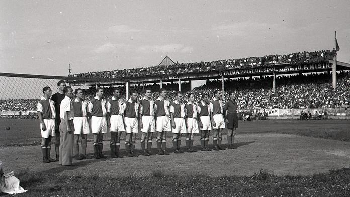 Fotbalová Slavia má výročí. Vadila komunistům, zachránili jí fanoušci