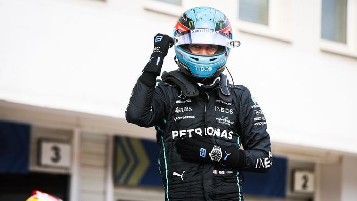 Kvalifikaci v Maďarsku ovládl Russell. Verstappen odstartuje z páté řady