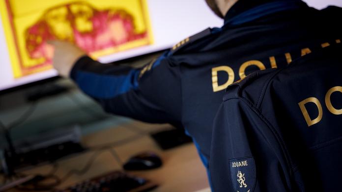 Embargo? Bohatým Rusům nijak nevadí, pašeráci jim vozí luxusní auta přímo z EU