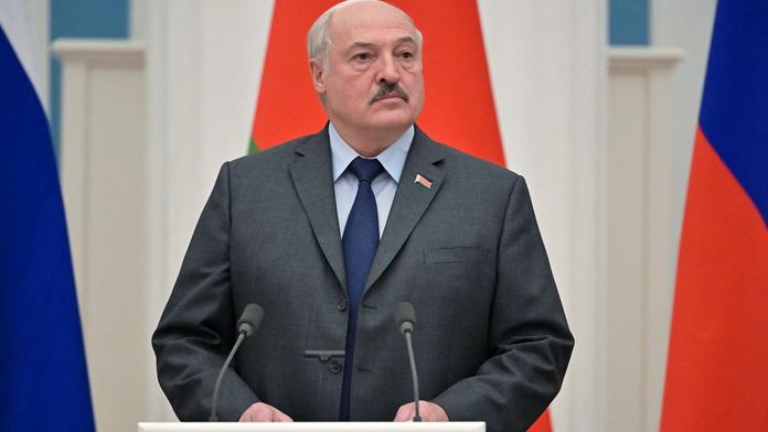 Bělorusko posílá vojáky k ukrajinským hranicím. Je to jen cvičení, tvrdí