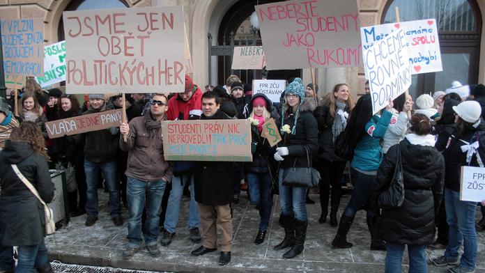 Plzeňská práva možná nebudou moci přijímat nové studenty