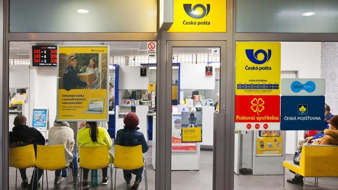 Ozbrojený muž přepadl poštu na Semilsku. Policie vyhlásila pátrání