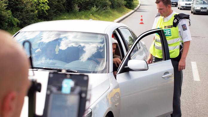 Zfetovaný řidič se řítil Olomoucí: v padesátce jel 116 km/h!