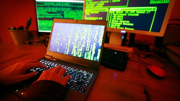 Web policie je pod hackerským útokem, nešly ani stránky ministerstva vnitra