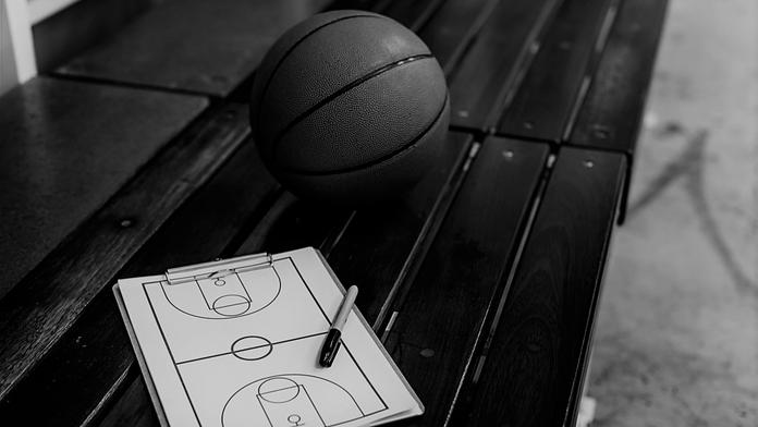 Basketbal se zahalil do smutečního hávu. Zemřel někdejší nejlepší kouč NBA