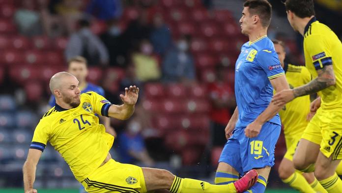 Faulovaný ukrajinský fotbalista na Euru skončil, bude mimo půl roku