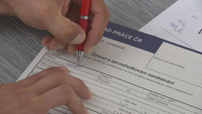 Přišli jste o zaměstnání? Není ostuda požádat o pomoc pracovní úřad