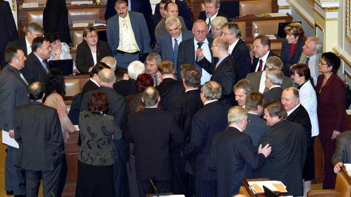 Politika - rizikové zaměstnání? Lékaři říkají ano