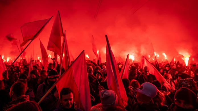 V Polsku se vzbouřili fanoušci, chtějí zpátky na stadiony! Policie zakročila