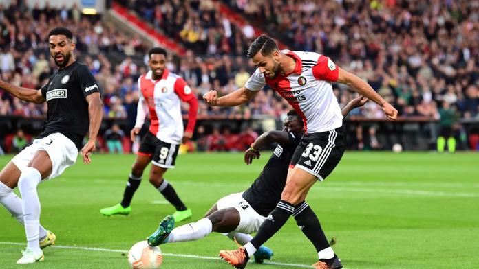 Manchester zvládl v EL reparát, trefil se Ronaldo. Za Feyenoord dal gól Hancko