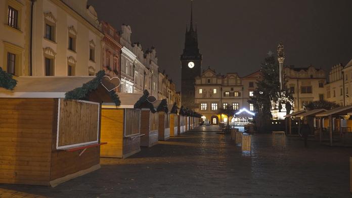 Průzkum: Češi řekli, jestli chtějí nouzový stav, povinné očkování či zavřené trhy
