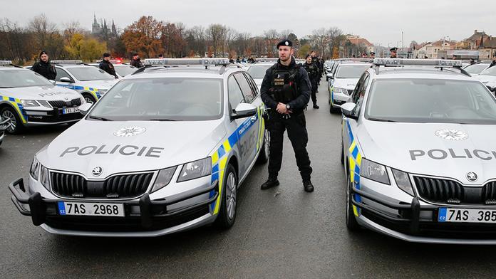 Čeští policisté použili rám proti cyklistovi. Přestaňte s tím, vyzývá spolek