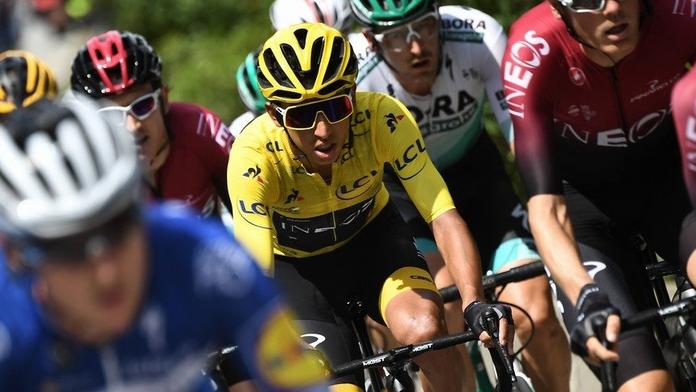 Bernal pojede do Paříže ve žlutém! Alaphilippe přišel i o bednu