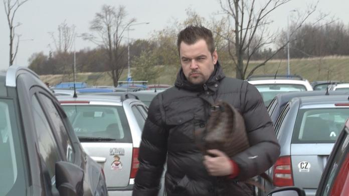 KRAMNÝ OPĚT NA DNĚ! Rodina Moniky ho odvrhla! Nestojím jim za nic, říká