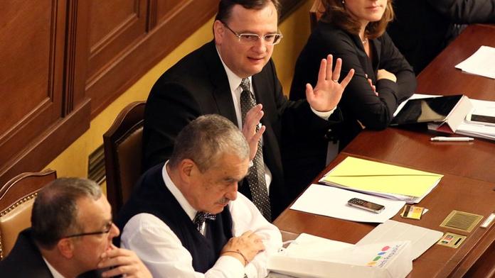 Máme podporu pro daňový balíček, řekl Nečas partnerům