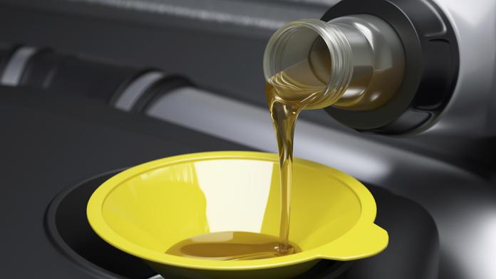 Kdy, čím a jak často měnit motorový olej? Rady experta