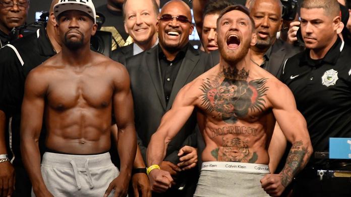 Zpěv i bučení fandů: Conor a Floyd mají odváženo! Jak dopadli?
