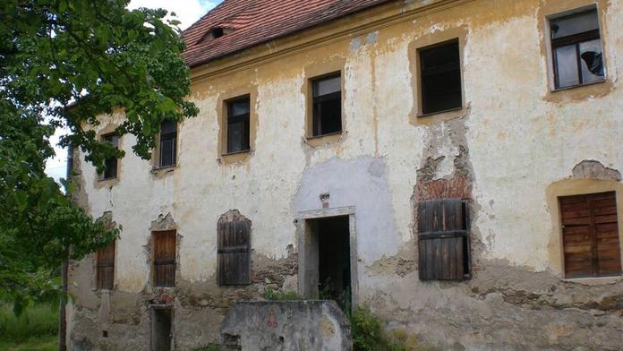 Podvodník z filmových HOŠTIC! Láká na neexistující pobyt