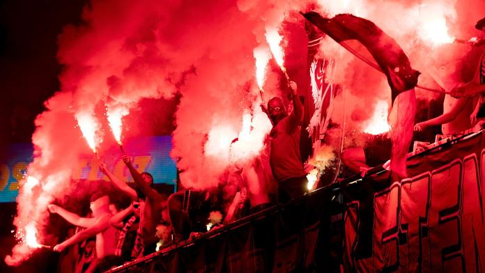 Permanentkáři opět na stadionech. Jak budou postupovat kluby?