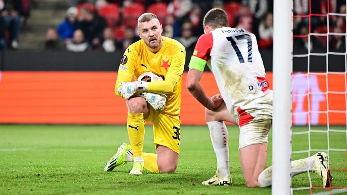 Slavia proti AC Milán dohrávala opět v deseti. V Edenu padla a končí