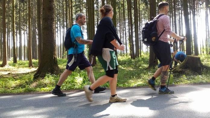 Muži se při pochodu Praha - Prčice zastavilo srdce!