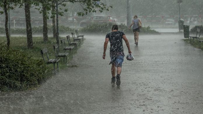 Na čarodějnice skoro nezaprší, Prvního máje pod třešeň ale deštník s sebou