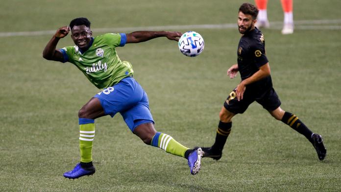 Kanadské týmy vyšly na prázdno, do čela na západě se vrátil Seattle