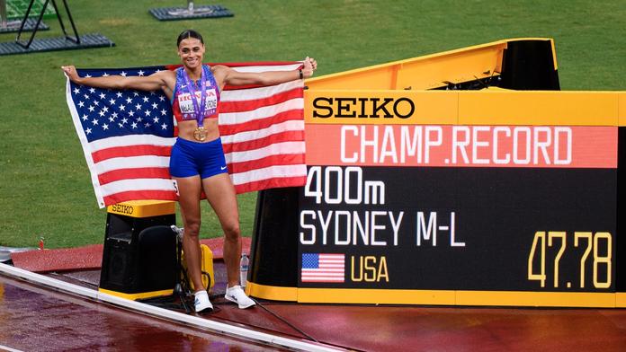 Sydney McLaughlinová-Levroneová slaví rekord mistrovství světa