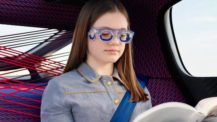 Citroën představil nové brýle proti nevolnosti v autě. Pomáhá kapalina