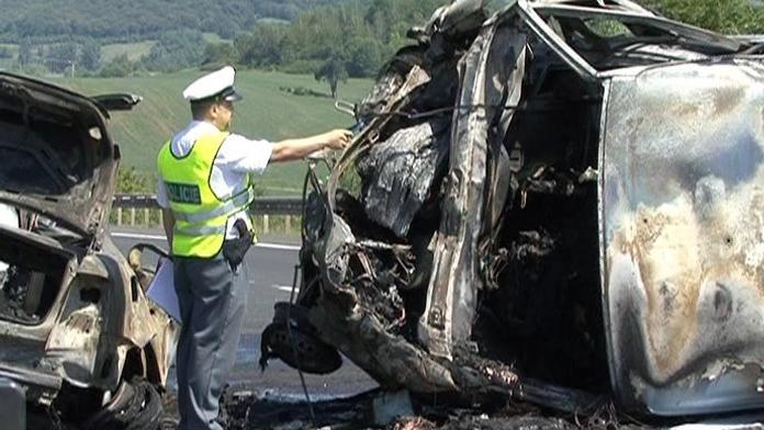 VIDEO: Podrobnosti tragické nehody, při níž uhořeli tři lidé