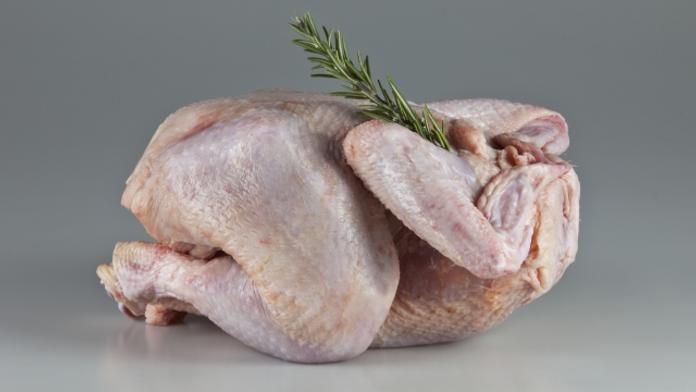 70 % kuřat má v sobě arzen, který způsobuje rakovinu, tvrdí vědci!