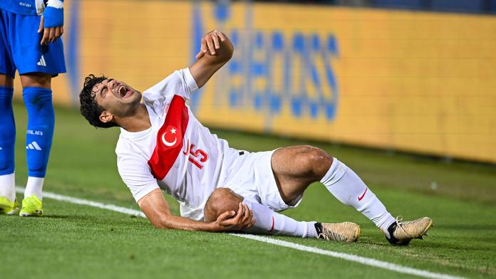 Rána pro českého soupeře na Euru. Turecku se zranil klíčový bek