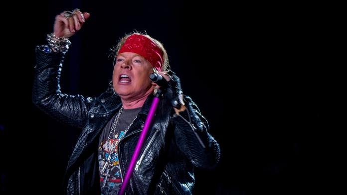 Zpěvák Axl Rose čelí žalobě za sexuální napadení z roku 1989