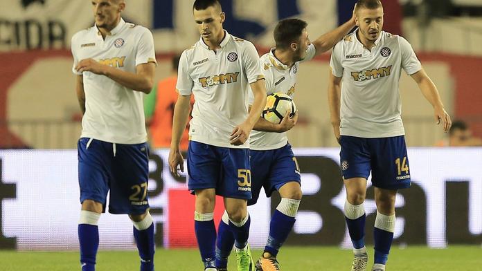 Tým s českým stoperem si uřízl velkou ostudu! Fanoušci ji neunesli