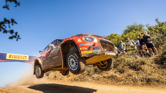 K tragédii chyběly centimetry. Opilý řidič zabloudil na trať rallye