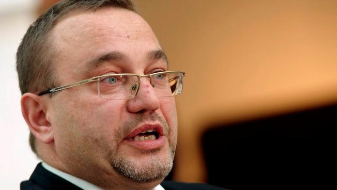 Dobeš opouští poslanecký klub VV, kvůli podpoře Nečasově vládě