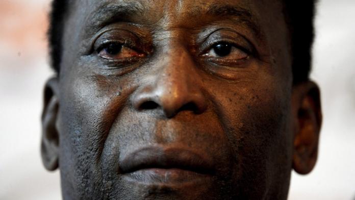 Pelé musel v Paříži do nemocnice! Jeho doprovod vysvětlil proč