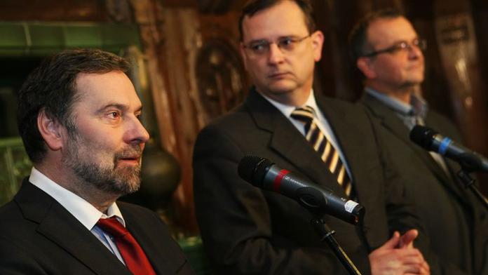 Vláda dostane důvěru od ODS i TOP 09, VV zatím váhají