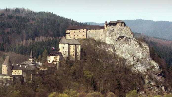Tragédie na Oravském hradě. Turista se během prohlídky zřítil z balkónu