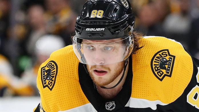 Pastrňák dal gól a další dva připravil! Na Winnipeg to nestačilo