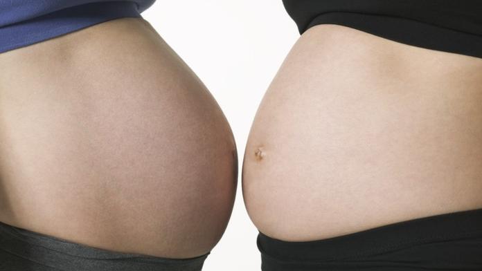 Sexuální orgie na školním výletě! Sedm dívek (13 a 14) otěhotnělo